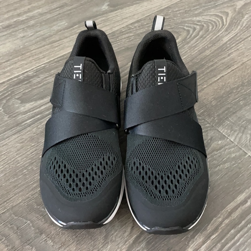 Black Tiems Size 7